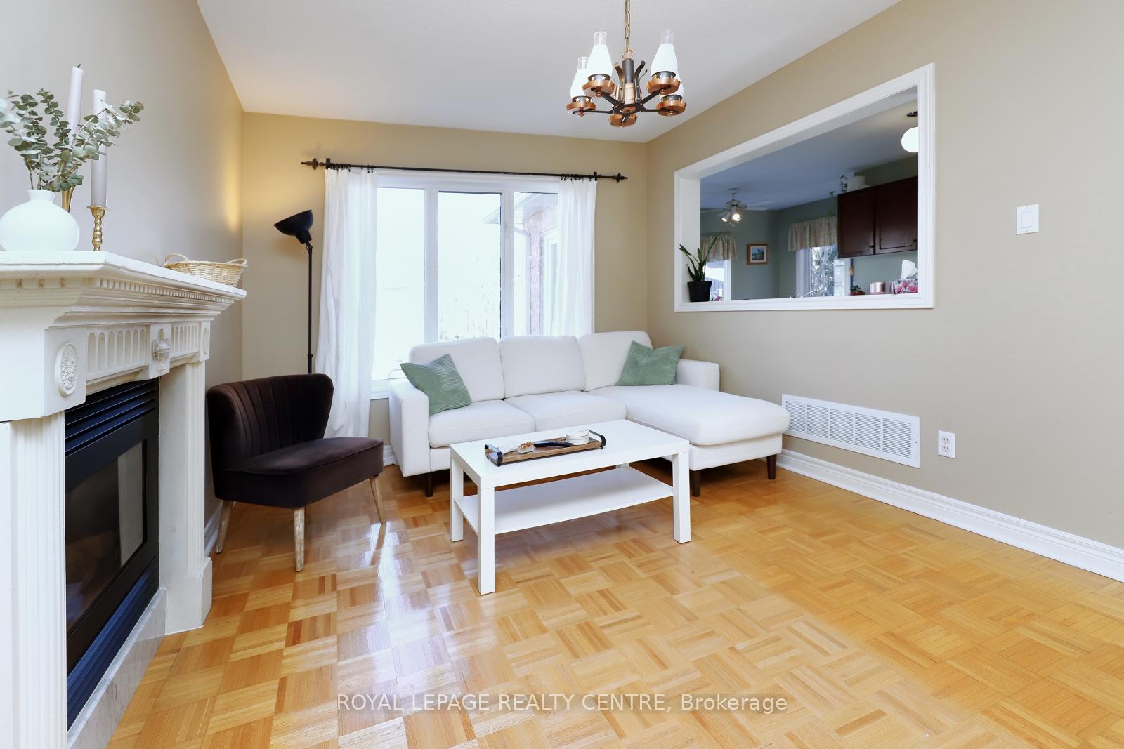 Photo 19 of 126 Gladstone Avenue, Vaughan, Maple — HOMEH