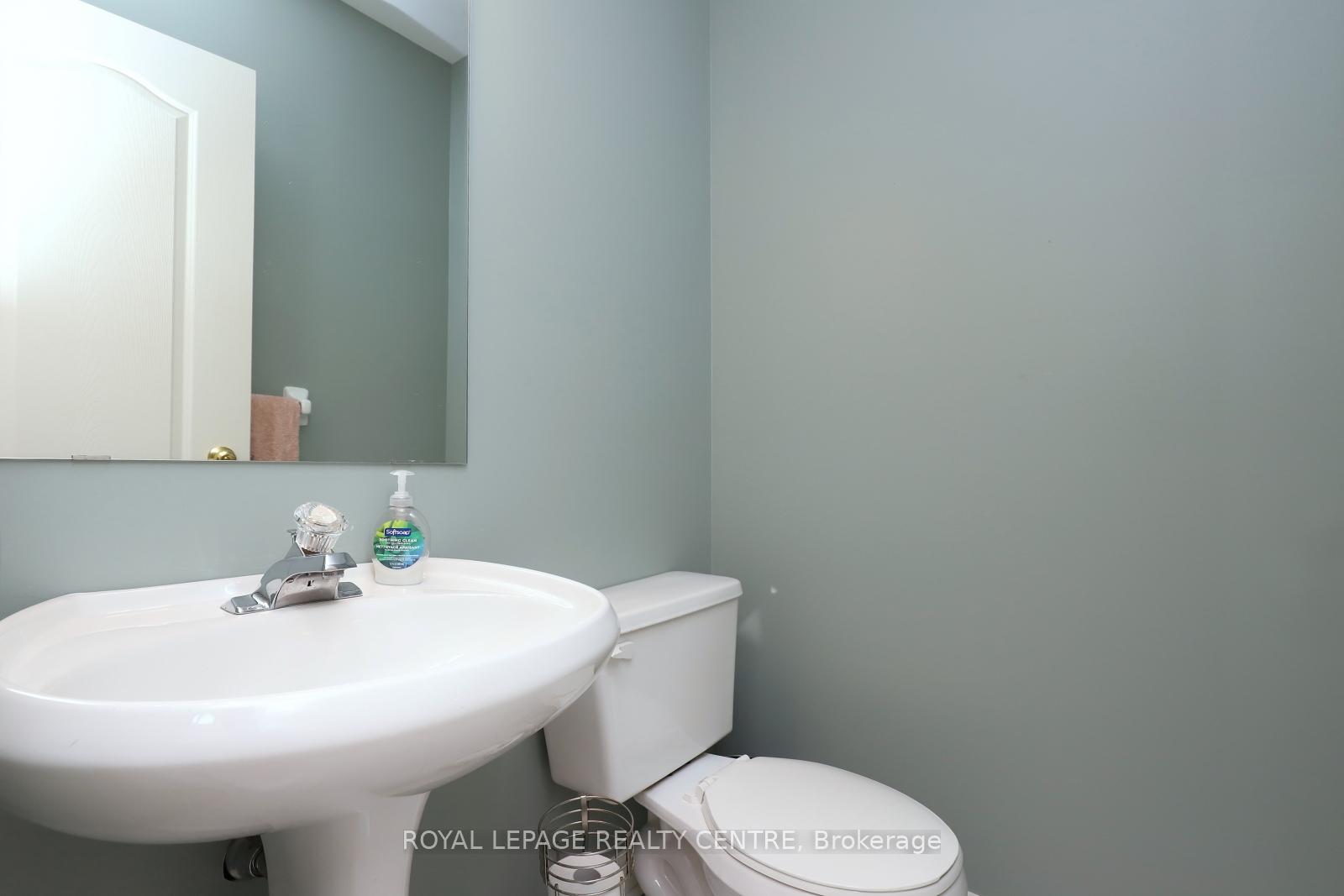 Photo 20 of 126 Gladstone Avenue, Vaughan, Maple — HOMEH