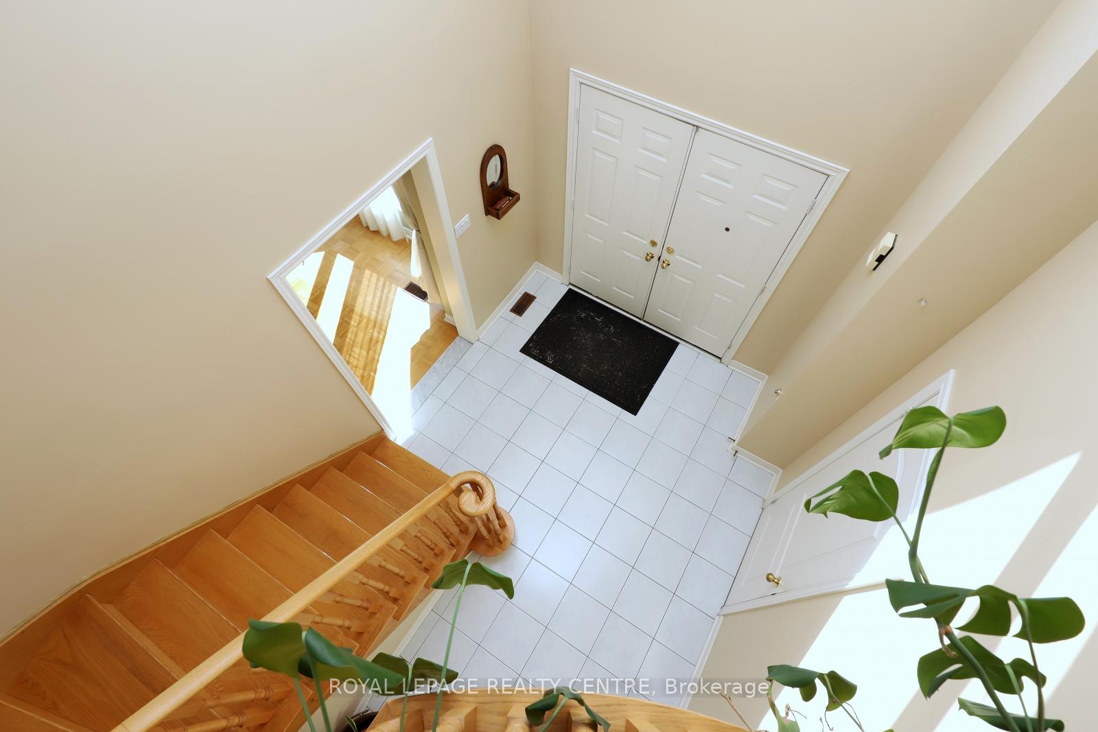 Photo 25 of 126 Gladstone Avenue, Vaughan, Maple — HOMEH