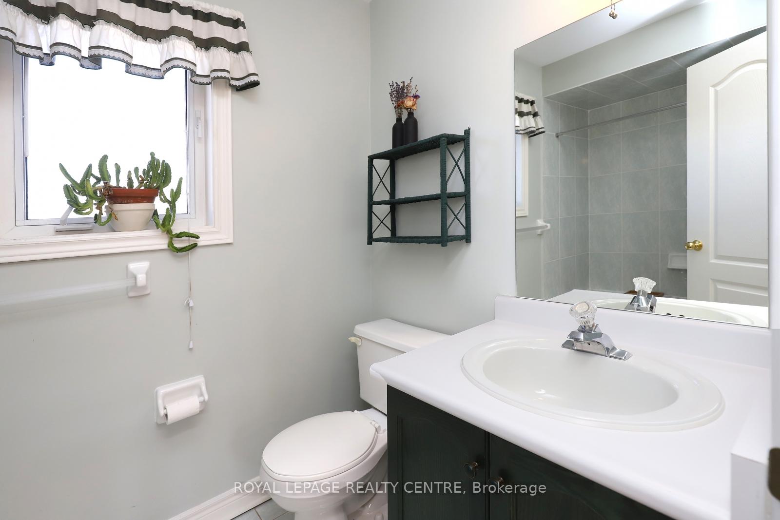 Photo 29 of 126 Gladstone Avenue, Vaughan, Maple — HOMEH
