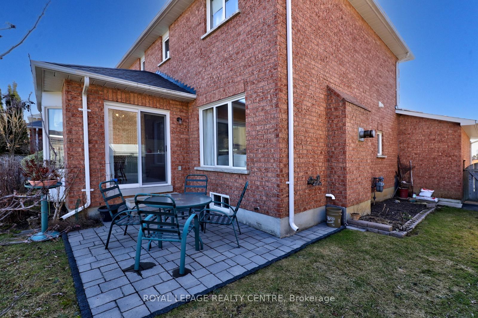Photo 30 of 126 Gladstone Avenue, Vaughan, Maple — HOMEH