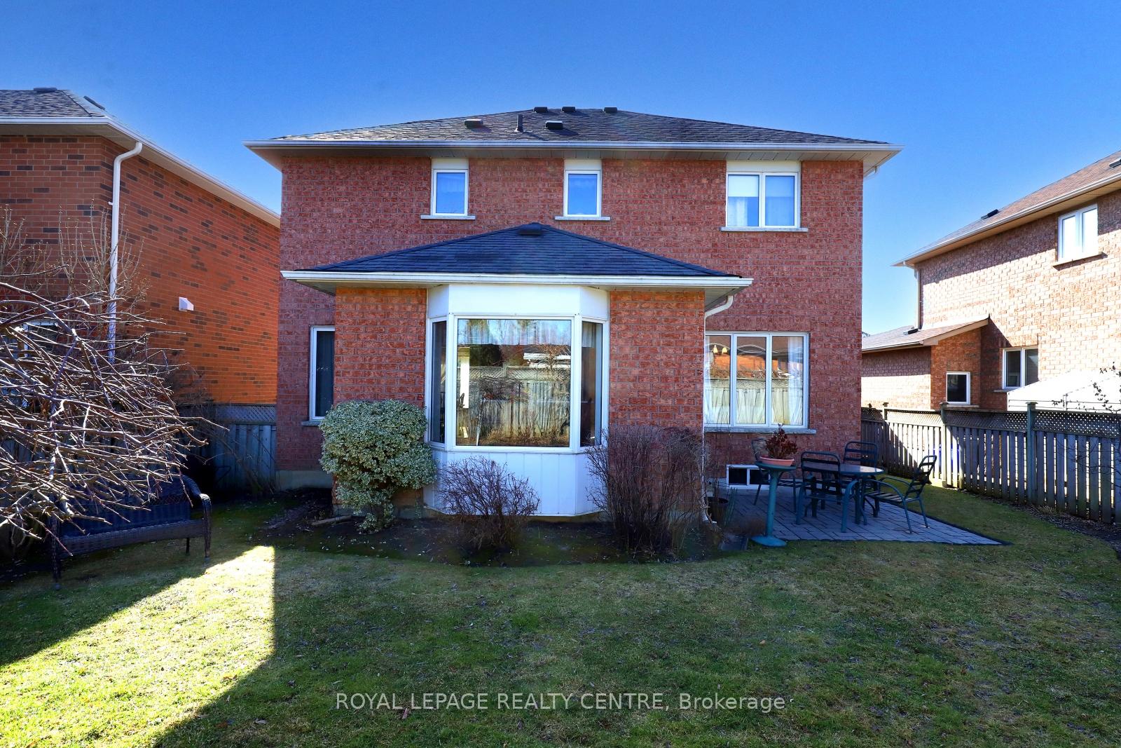 Photo 34 of 126 Gladstone Avenue, Vaughan, Maple — HOMEH