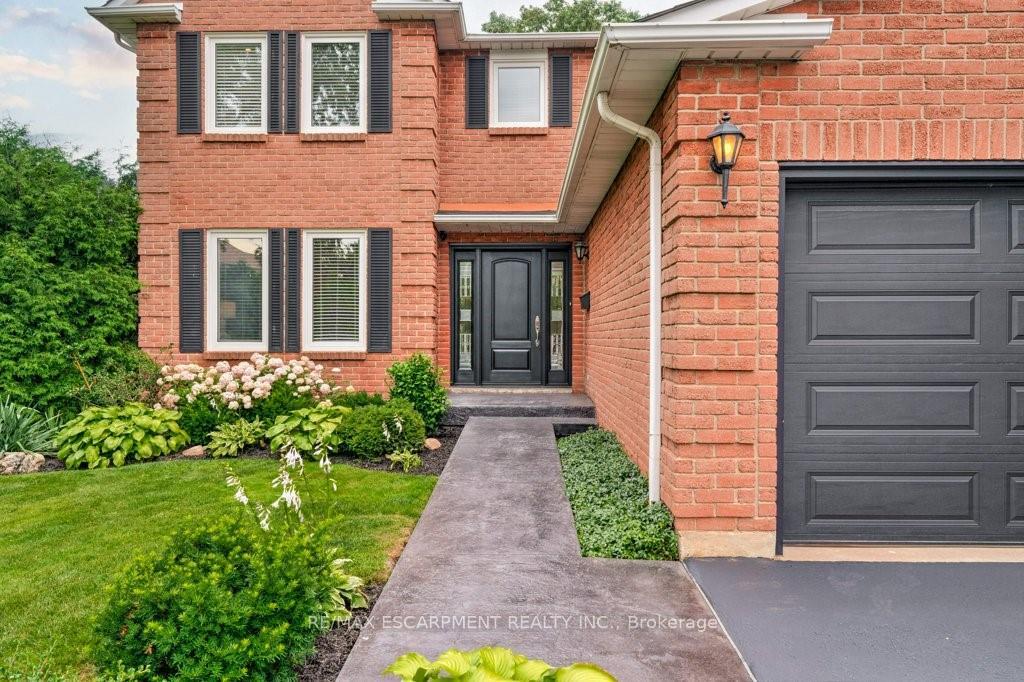 Photo 3 of 2182 Maplewood Drive, Burlington, Brant — HOMEH