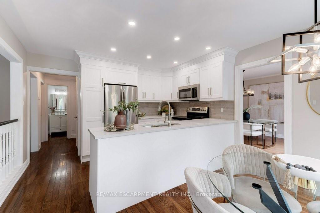 Photo 8 of 2182 Maplewood Drive, Burlington, Brant — HOMEH