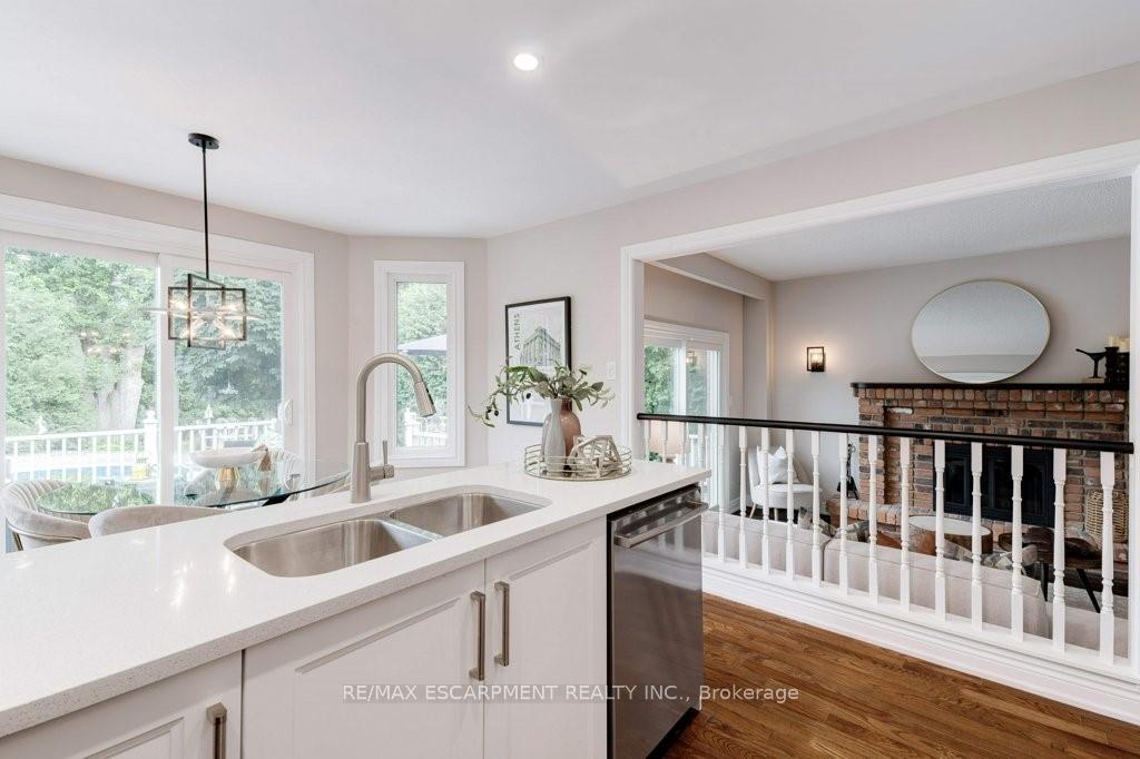 Photo 11 of 2182 Maplewood Drive, Burlington, Brant — HOMEH