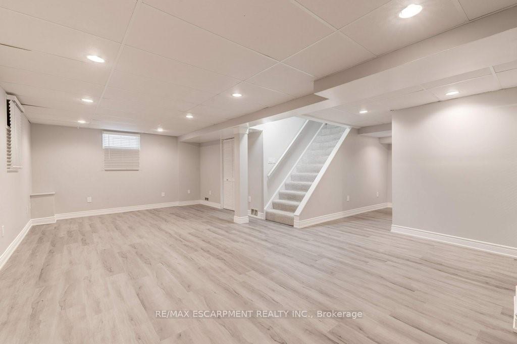Photo 28 of 2182 Maplewood Drive, Burlington, Brant — HOMEH