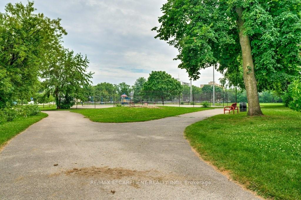 Photo 37 of 2182 Maplewood Drive, Burlington, Brant — HOMEH