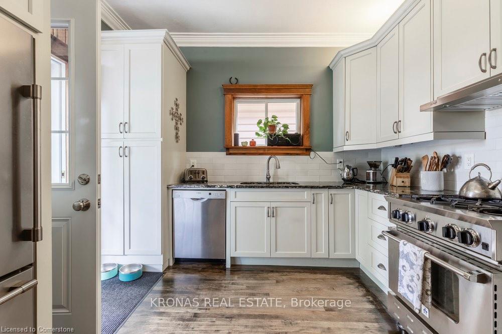 Photo 10 of 241 Charlton Avenue E, Hamilton, Corktown — HOMEH