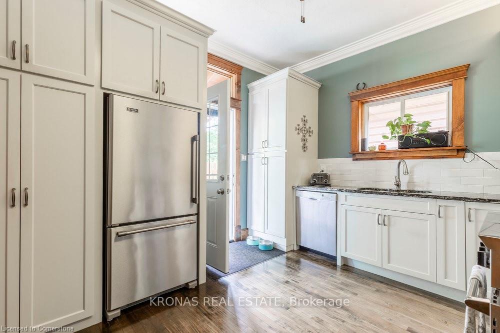 Photo 11 of 241 Charlton Avenue E, Hamilton, Corktown — HOMEH