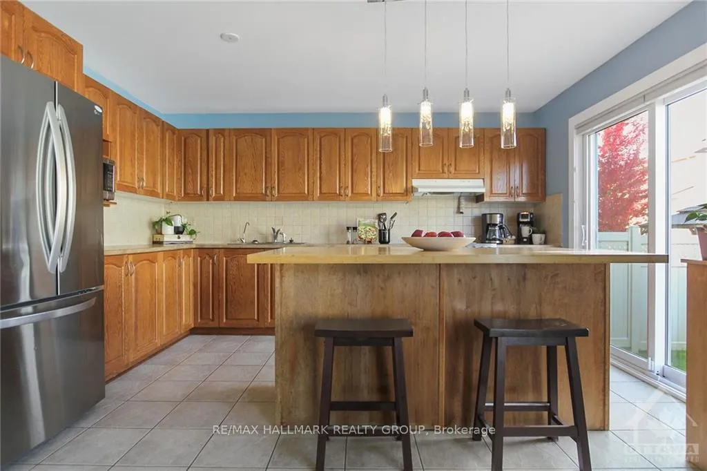 Photo 5 of 388 Haileybury Crescent, Ottawa, Barrhaven - Strandherd — HOMEH