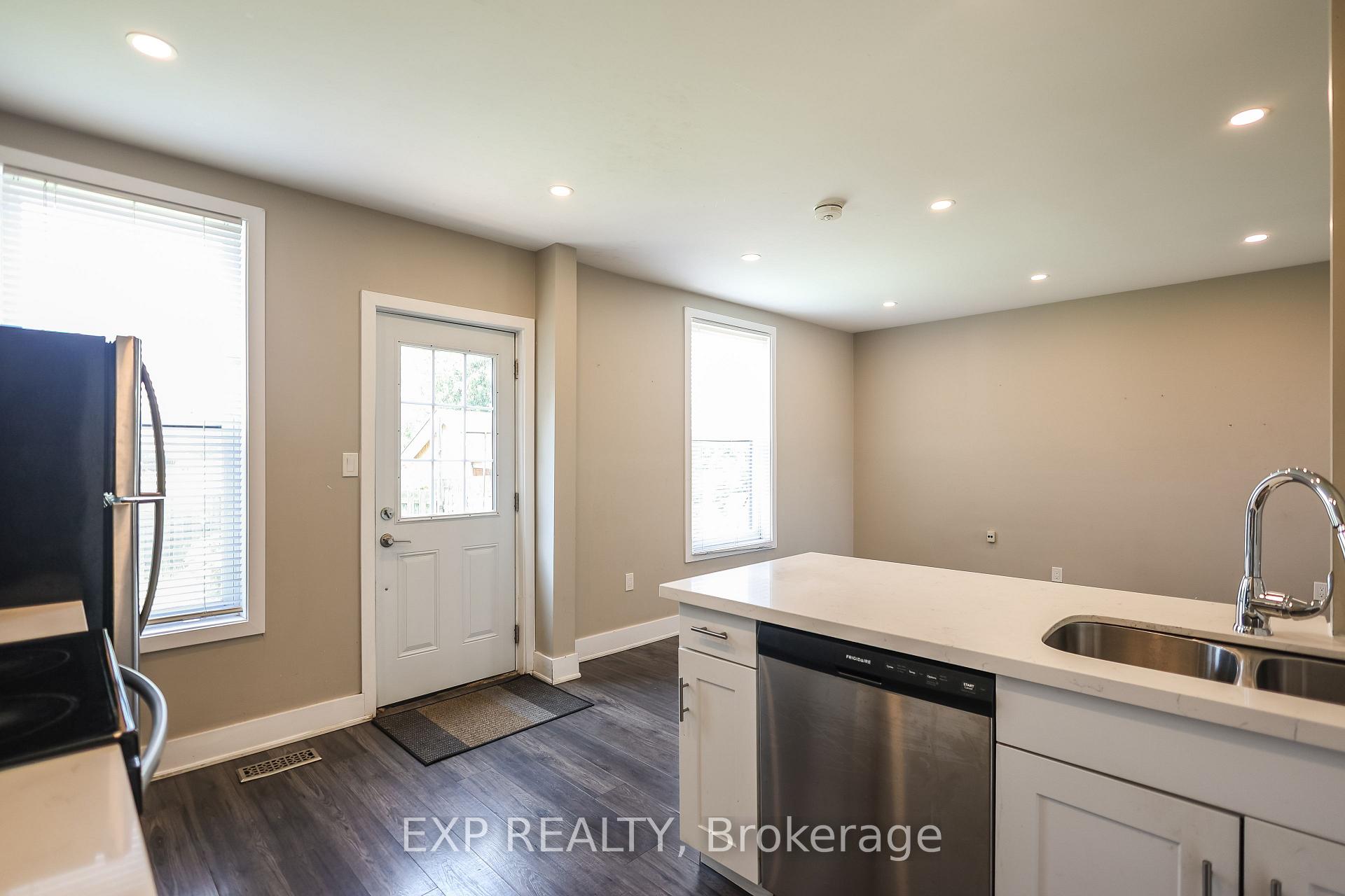 Photo 8 of 29 Ashley Street, Hamilton, Landsdale — HOMEH