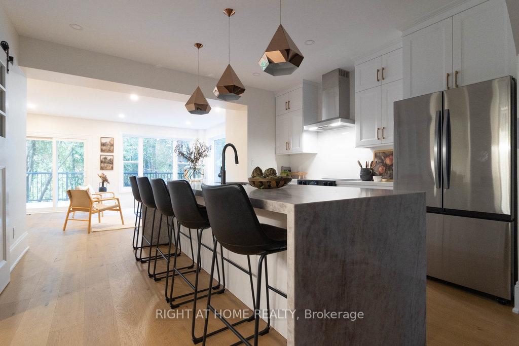 Photo 12 of 24 Strathcona Avenue S, Hamilton, Strathcona — HOMEH