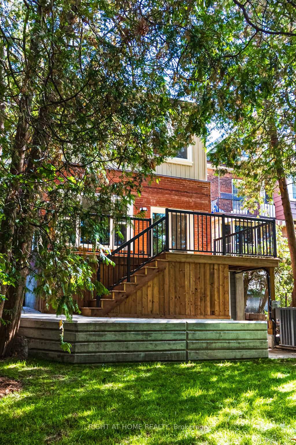 Photo 24 of 24 Strathcona Avenue S, Hamilton, Strathcona — HOMEH