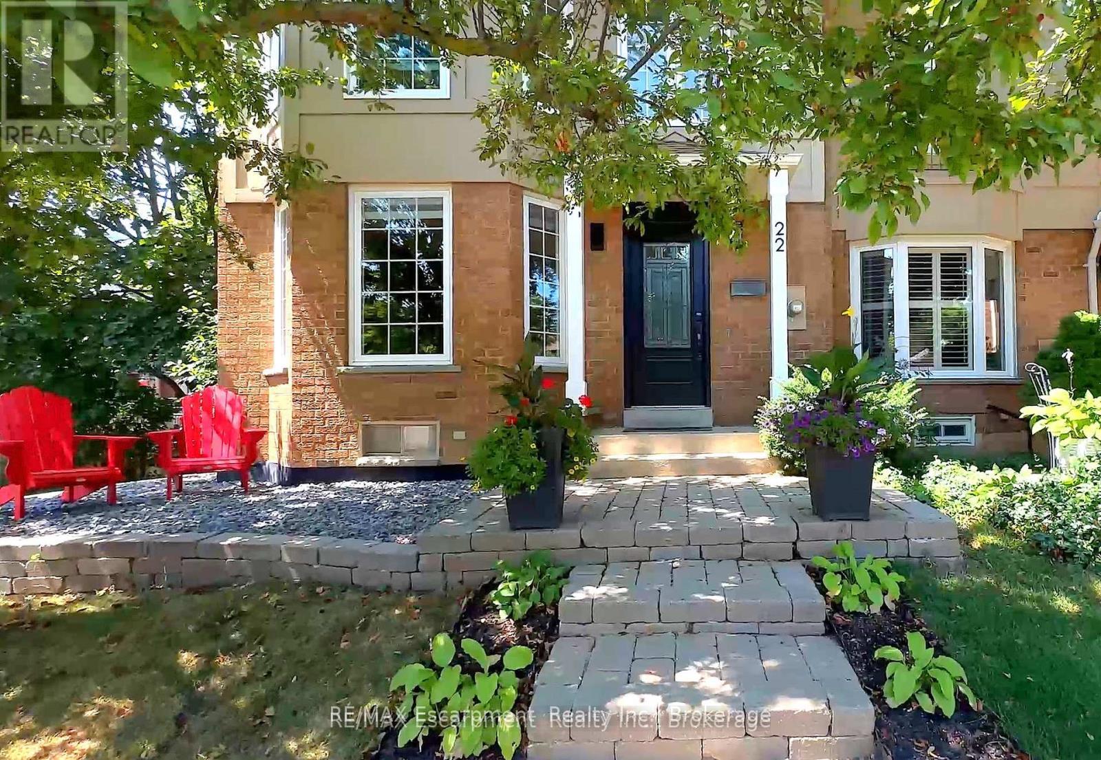 Photo 1 of 22 Waterford Crescent, Hamilton, Stoney Creek — HOMEH