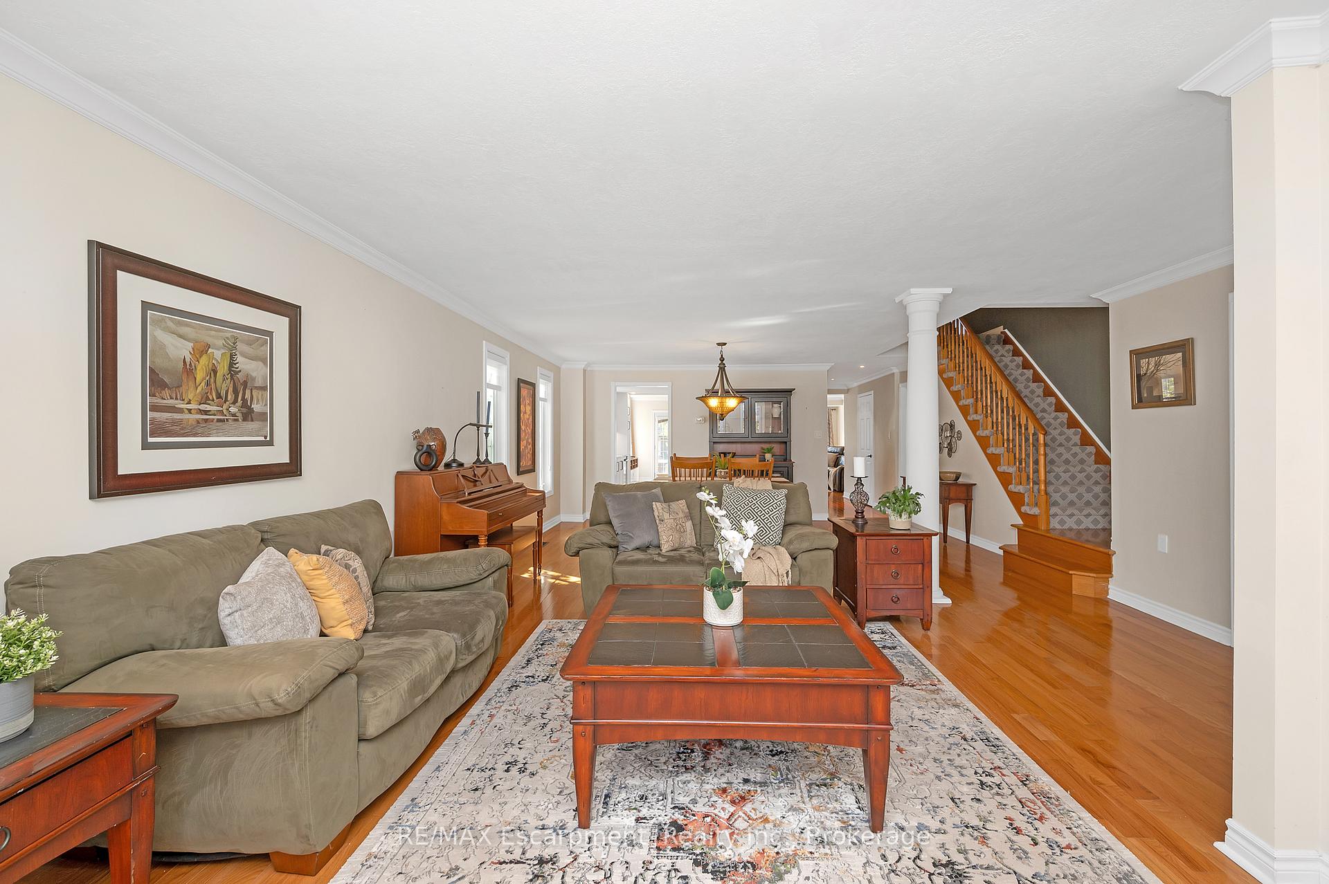 Photo 6 of 22 Waterford Crescent, Hamilton, Stoney Creek — HOMEH