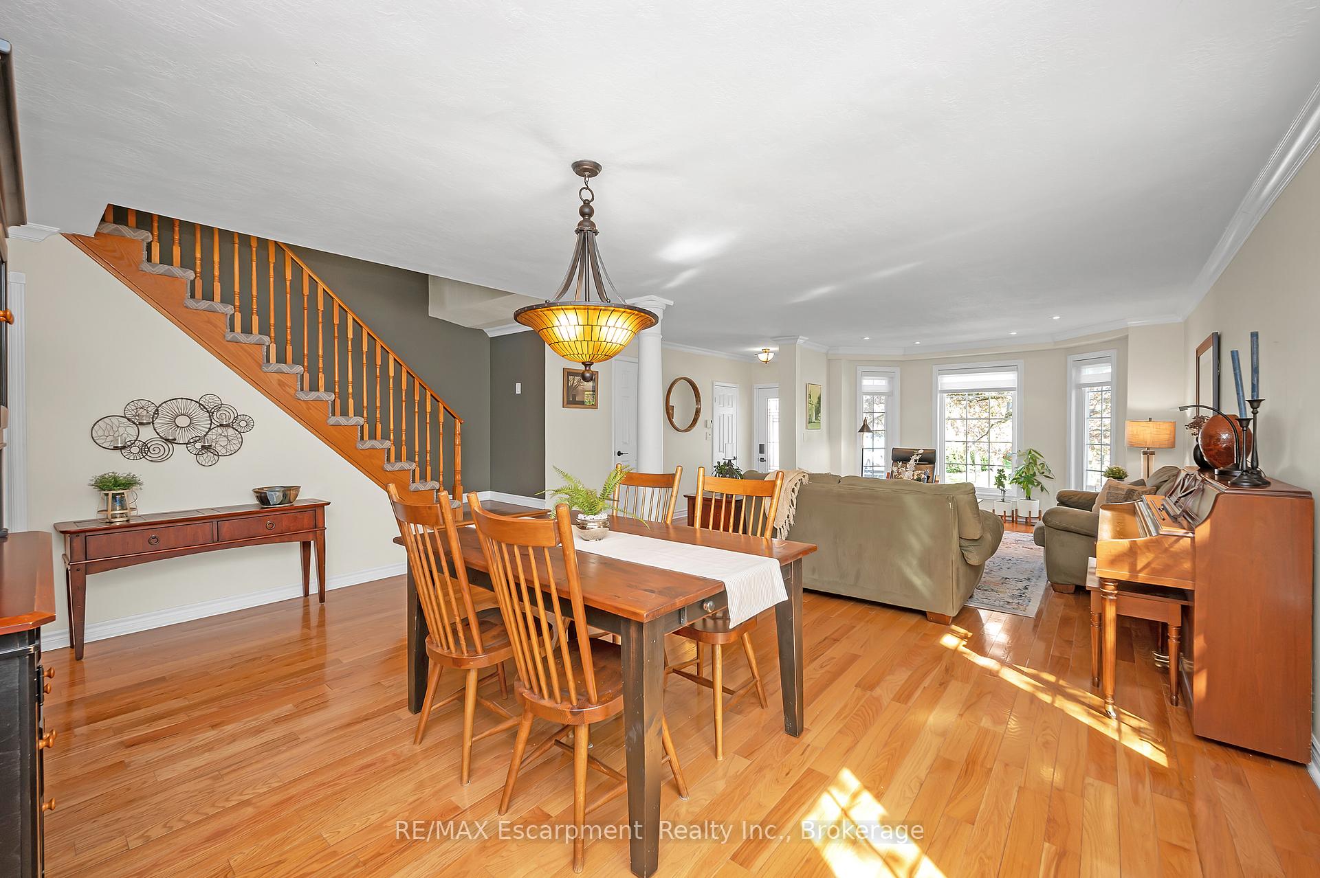 Photo 8 of 22 Waterford Crescent, Hamilton, Stoney Creek — HOMEH
