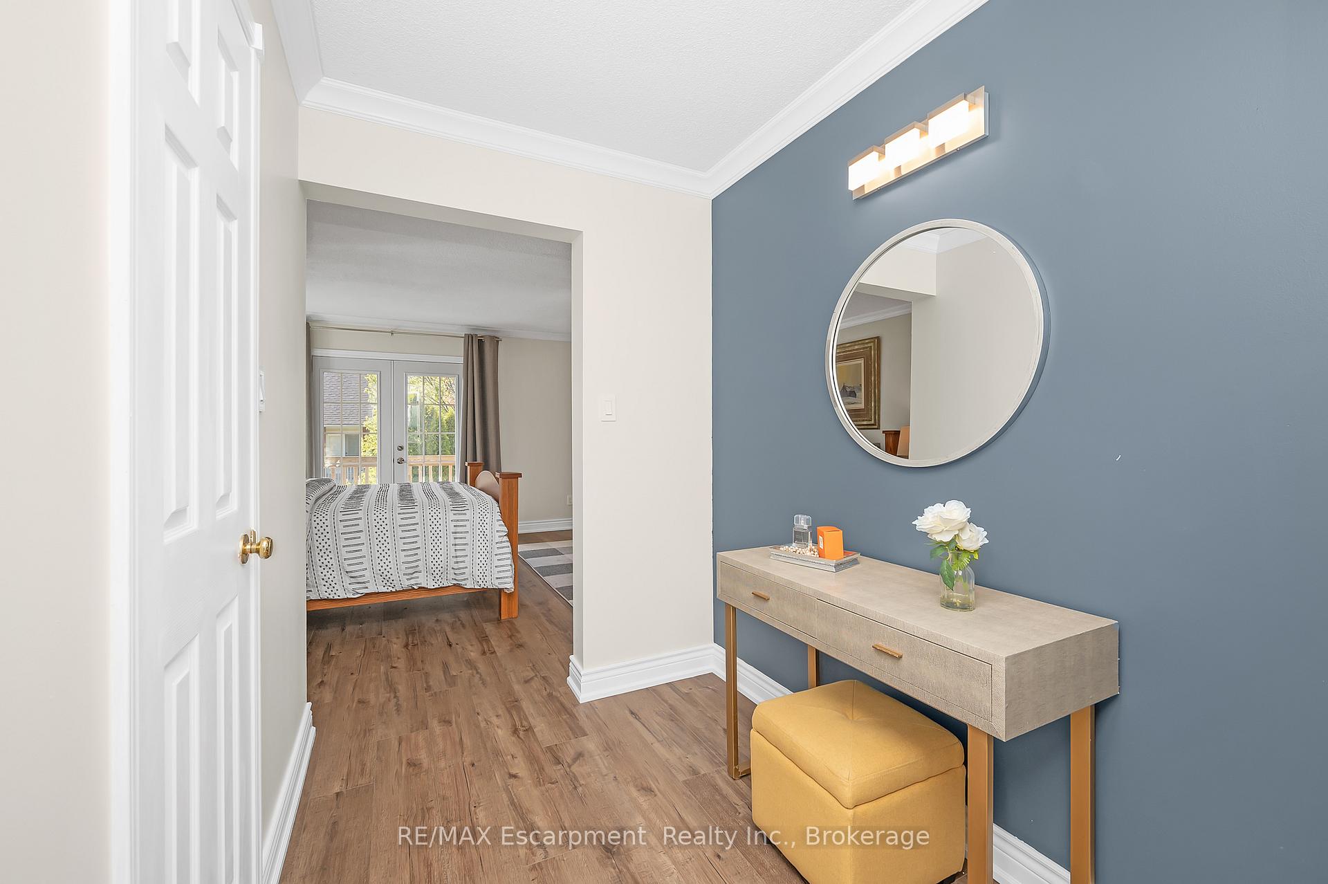 Photo 17 of 22 Waterford Crescent, Hamilton, Stoney Creek — HOMEH