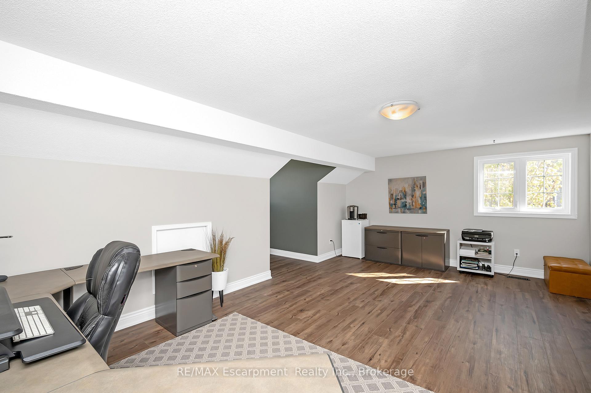 Photo 28 of 22 Waterford Crescent, Hamilton, Stoney Creek — HOMEH