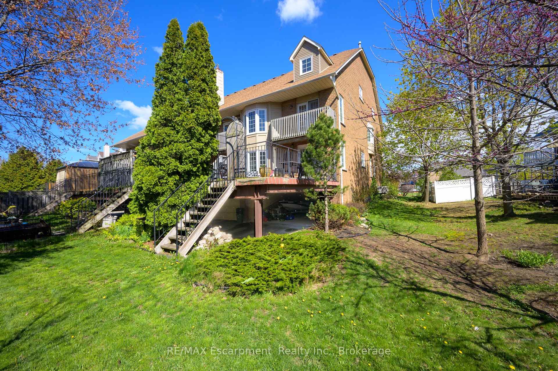 Photo 32 of 22 Waterford Crescent, Hamilton, Stoney Creek — HOMEH