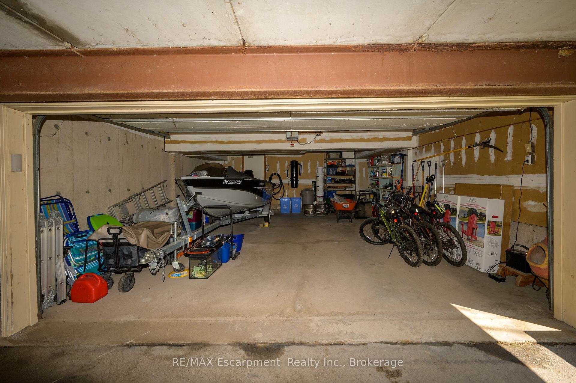 Photo 33 of 22 Waterford Crescent, Hamilton, Stoney Creek — HOMEH