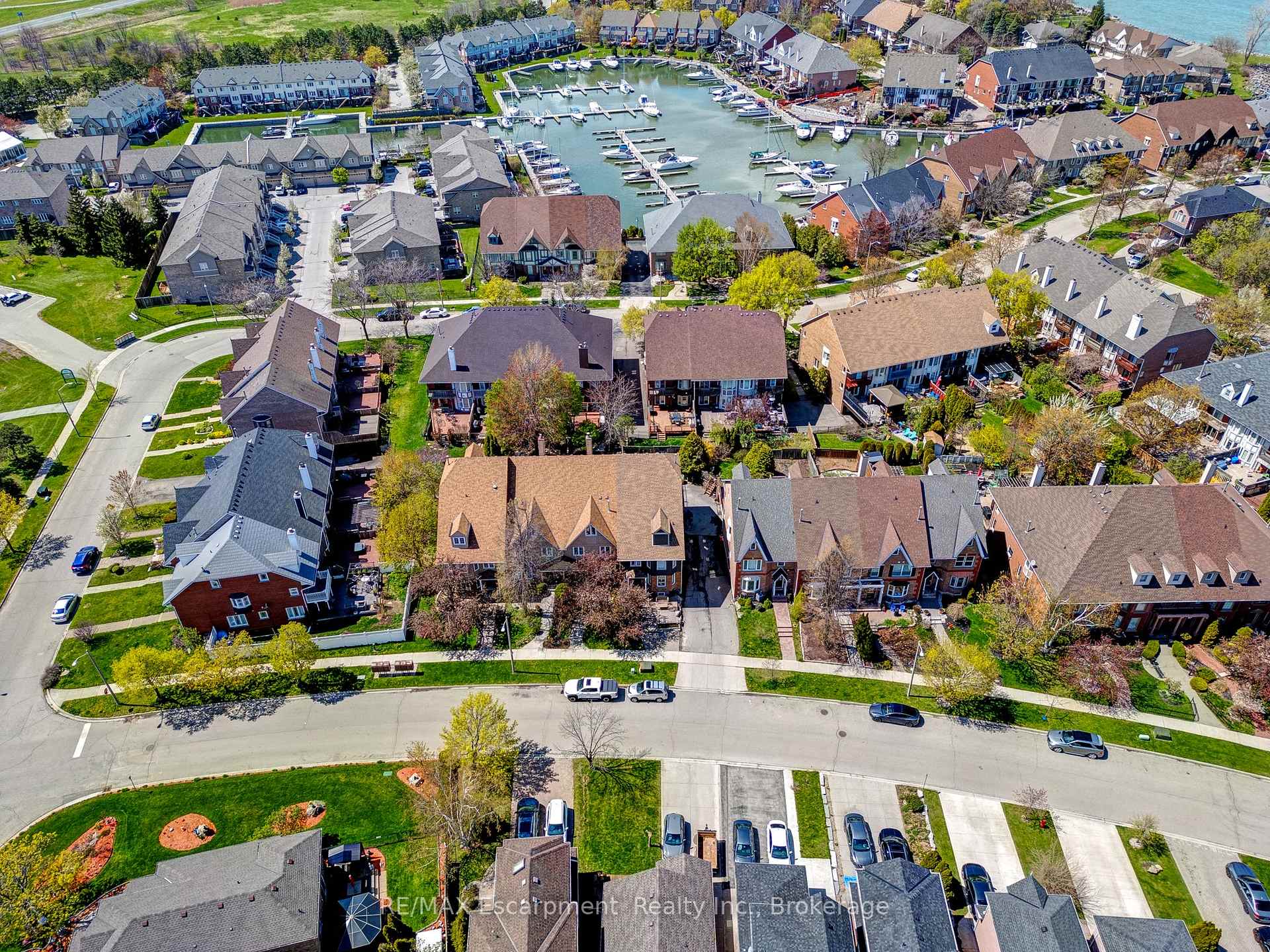 Photo 35 of 22 Waterford Crescent, Hamilton, Stoney Creek — HOMEH