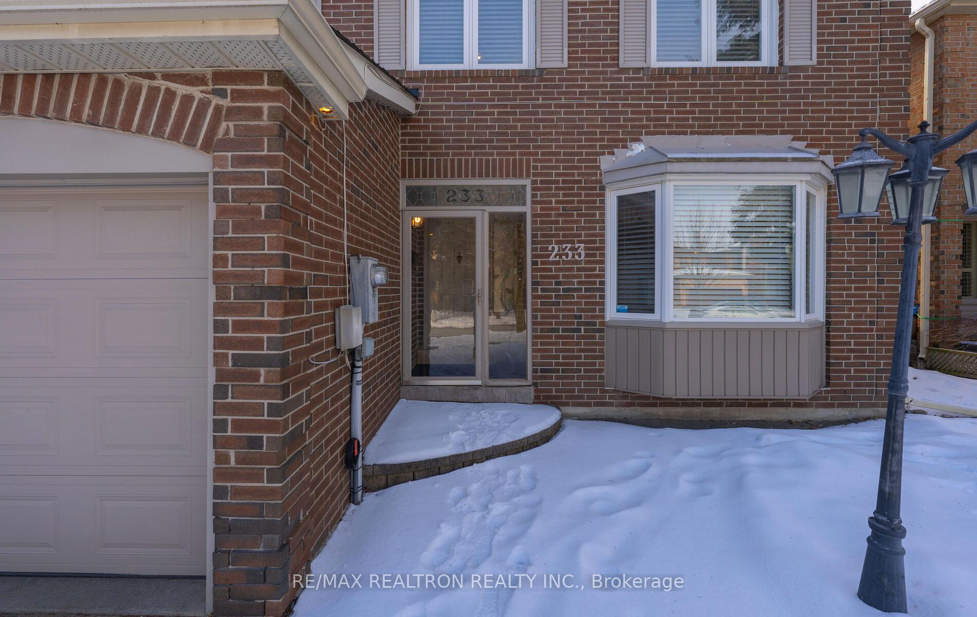 Photo 2 of 233 Spring Gate Boulevard, Vaughan, Crestwood-Springfarm-Yorkhill — HOMEH