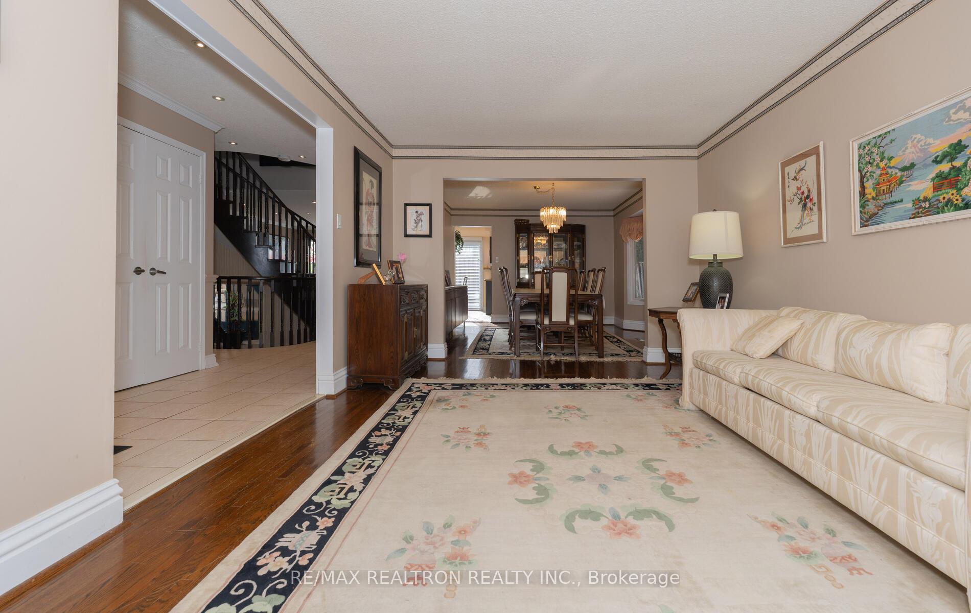 Photo 7 of 233 Spring Gate Boulevard, Vaughan, Crestwood-Springfarm-Yorkhill — HOMEH