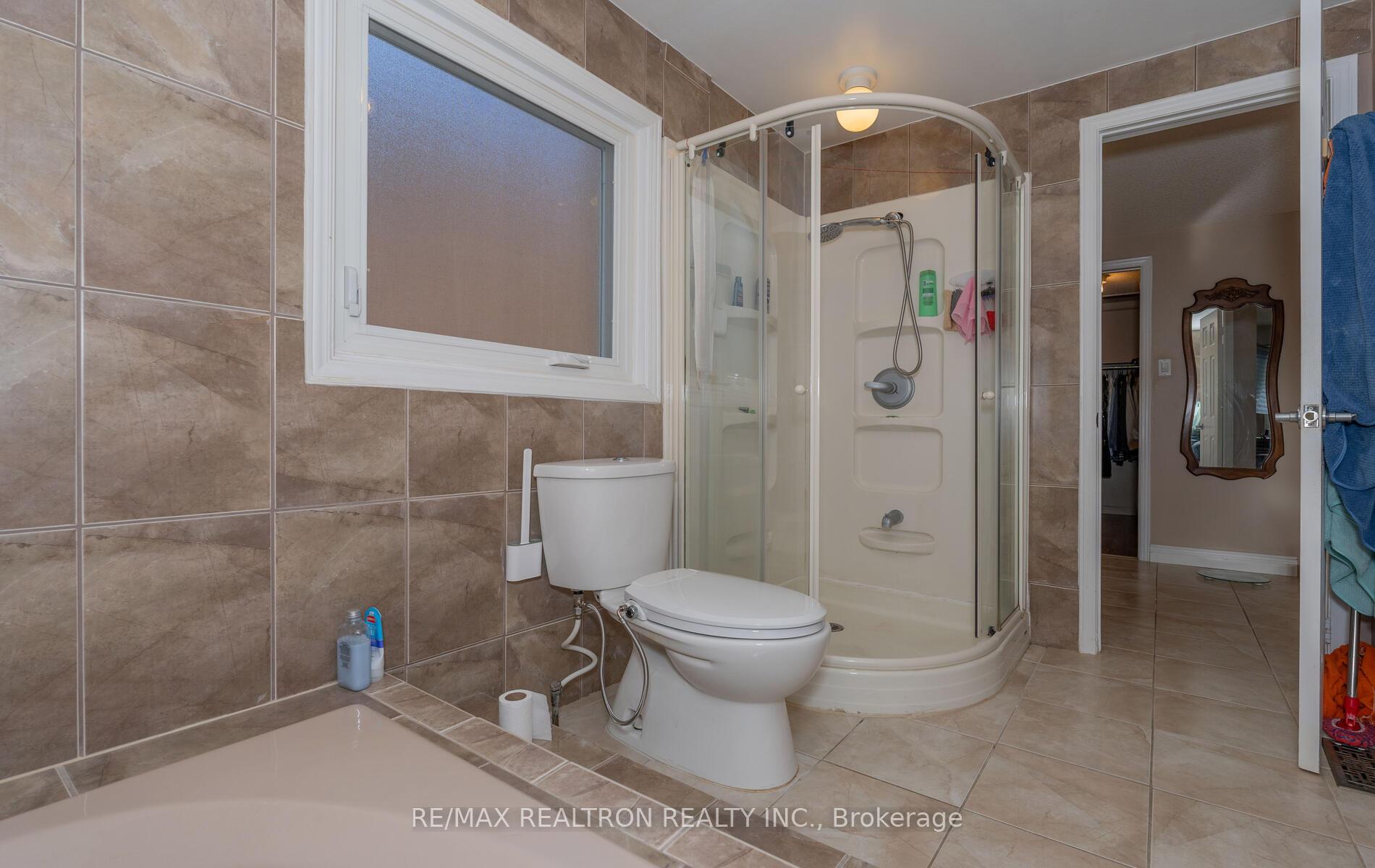 Photo 21 of 233 Spring Gate Boulevard, Vaughan, Crestwood-Springfarm-Yorkhill — HOMEH