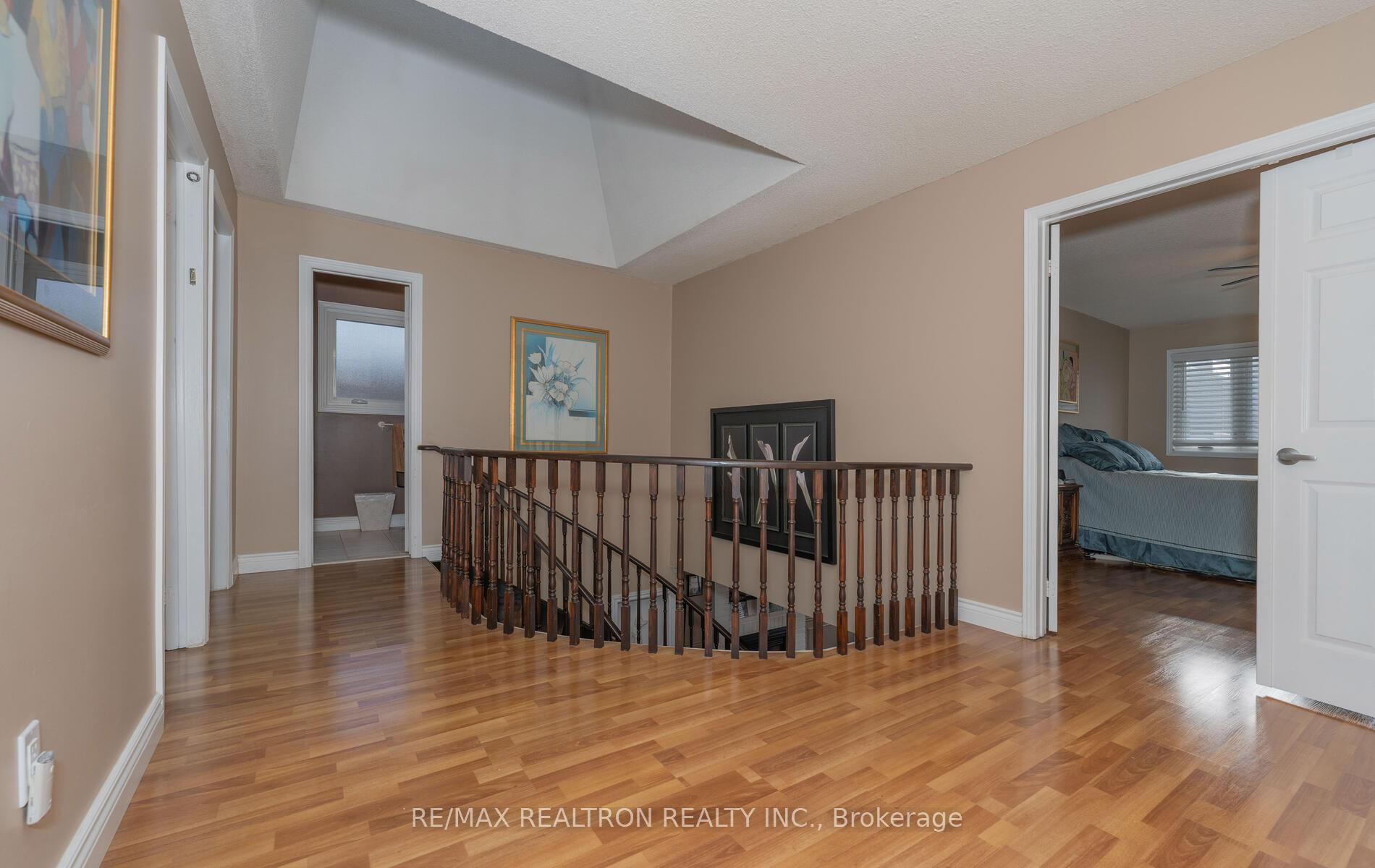 Photo 27 of 233 Spring Gate Boulevard, Vaughan, Crestwood-Springfarm-Yorkhill — HOMEH