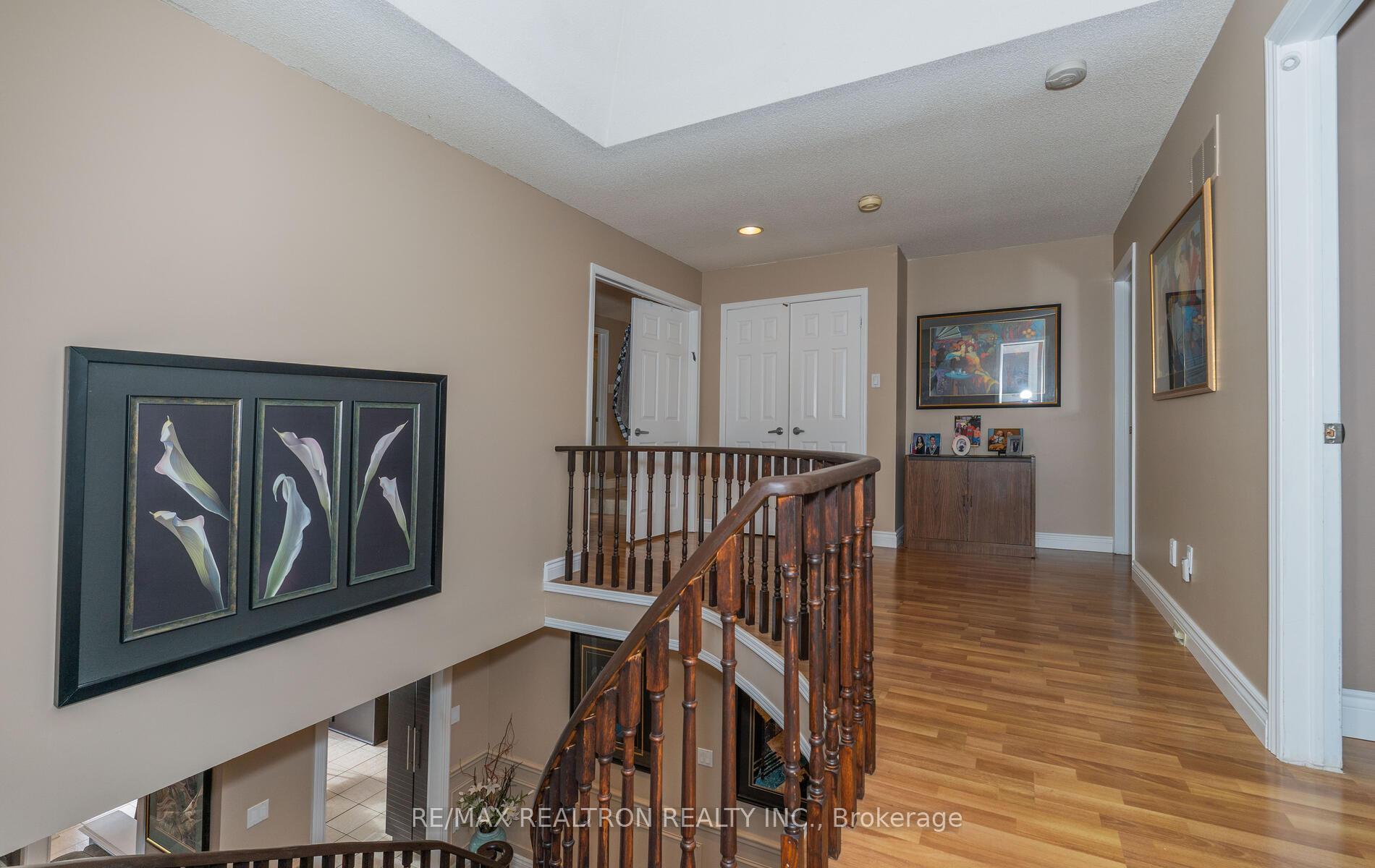 Photo 28 of 233 Spring Gate Boulevard, Vaughan, Crestwood-Springfarm-Yorkhill — HOMEH