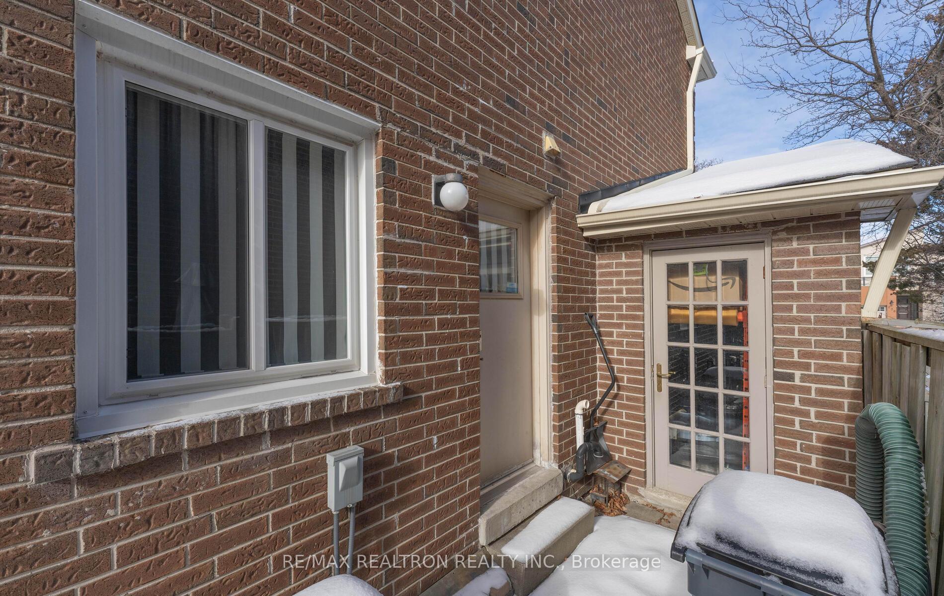 Photo 36 of 233 Spring Gate Boulevard, Vaughan, Crestwood-Springfarm-Yorkhill — HOMEH