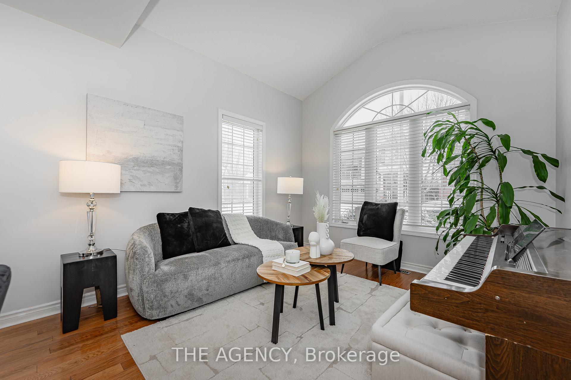 Photo 7 of 3247 Steeplechase Drive, Burlington, Alton — HOMEH