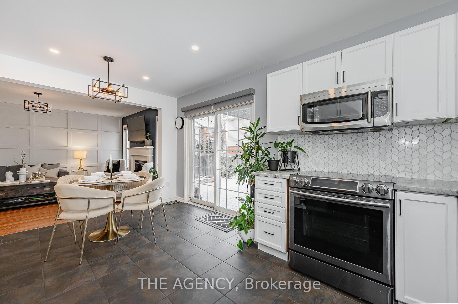 Photo 17 of 3247 Steeplechase Drive, Burlington, Alton — HOMEH