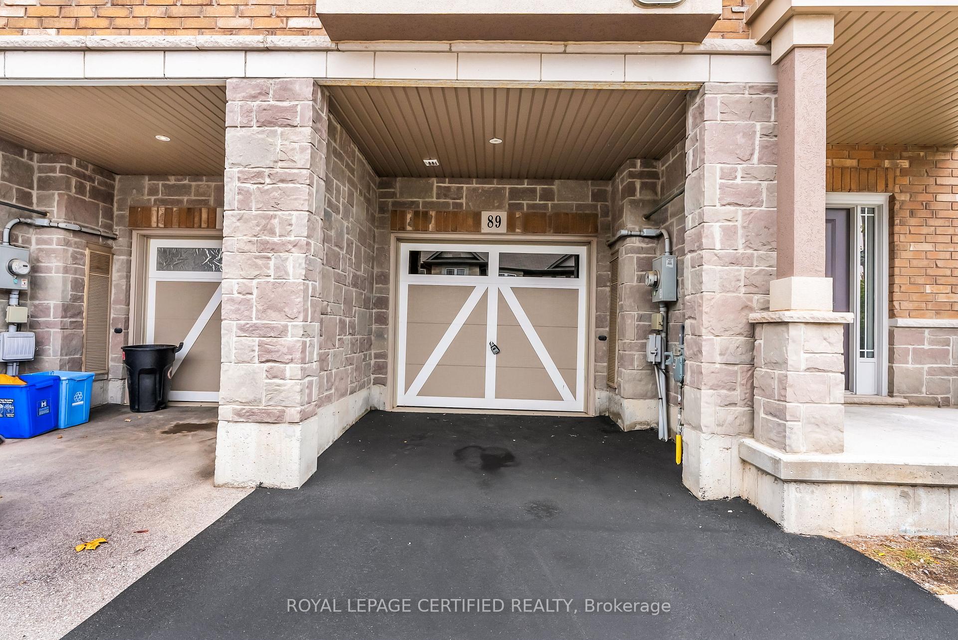 Photo 4 of 89 Bloom Crescent, Hamilton, Stoney Creek — HOMEH