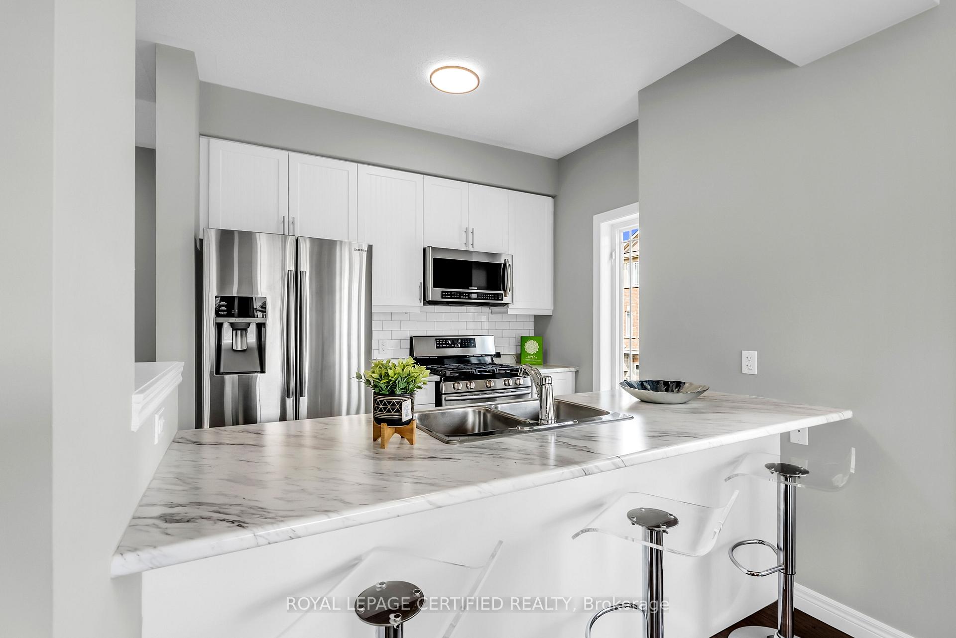 Photo 15 of 89 Bloom Crescent, Hamilton, Stoney Creek — HOMEH