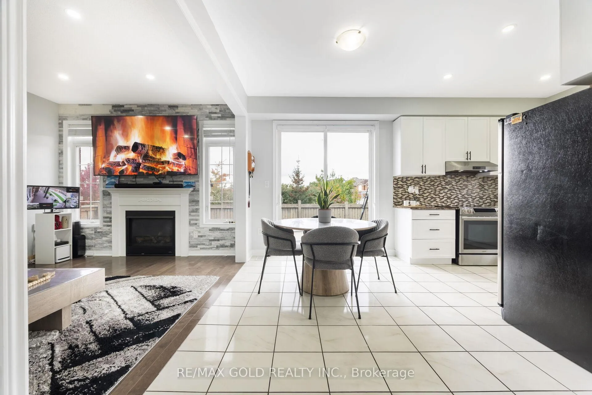 Photo 22 of 294 Elbern Markell Drive, Brampton, Credit Valley — HOMEH