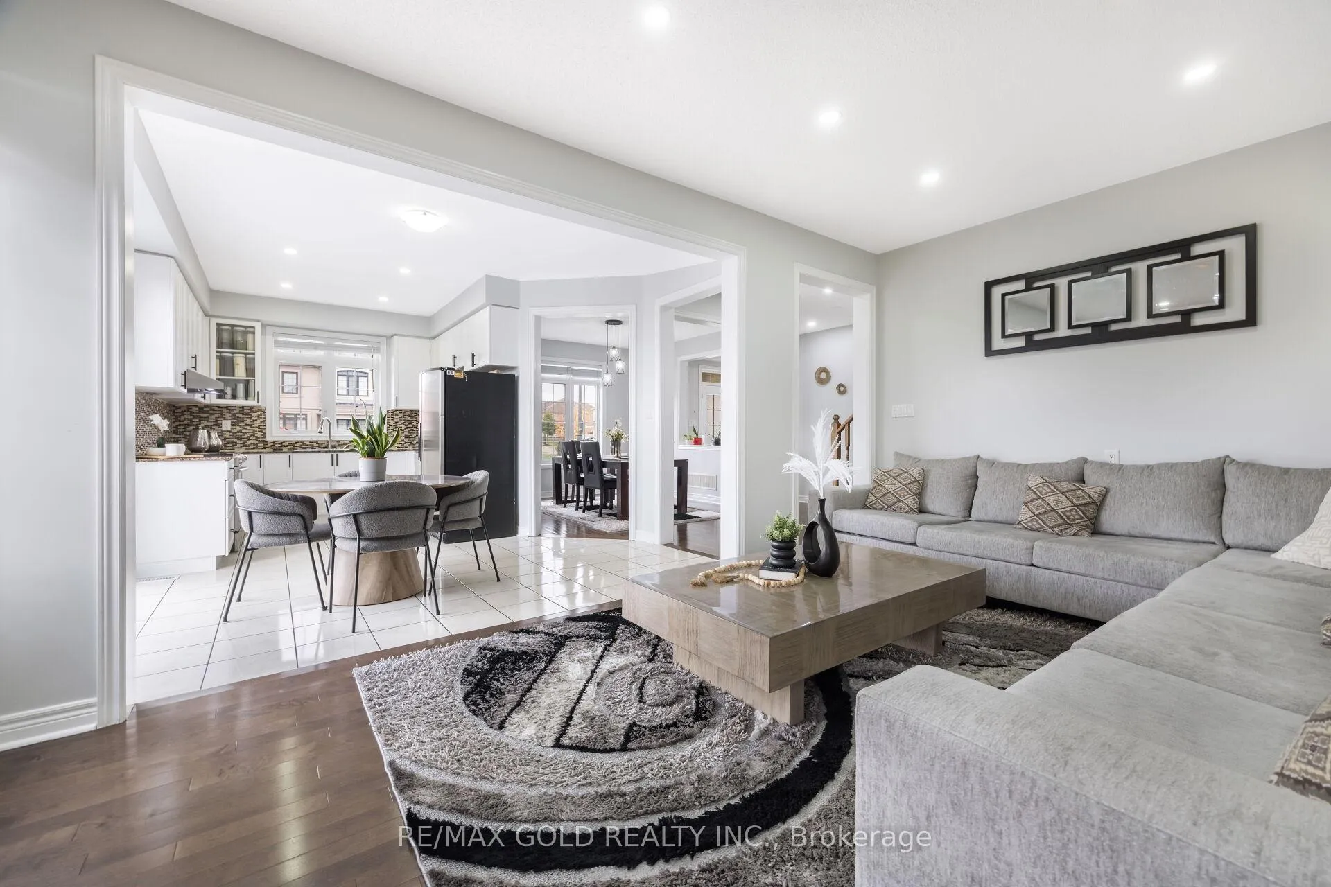 Photo 23 of 294 Elbern Markell Drive, Brampton, Credit Valley — HOMEH