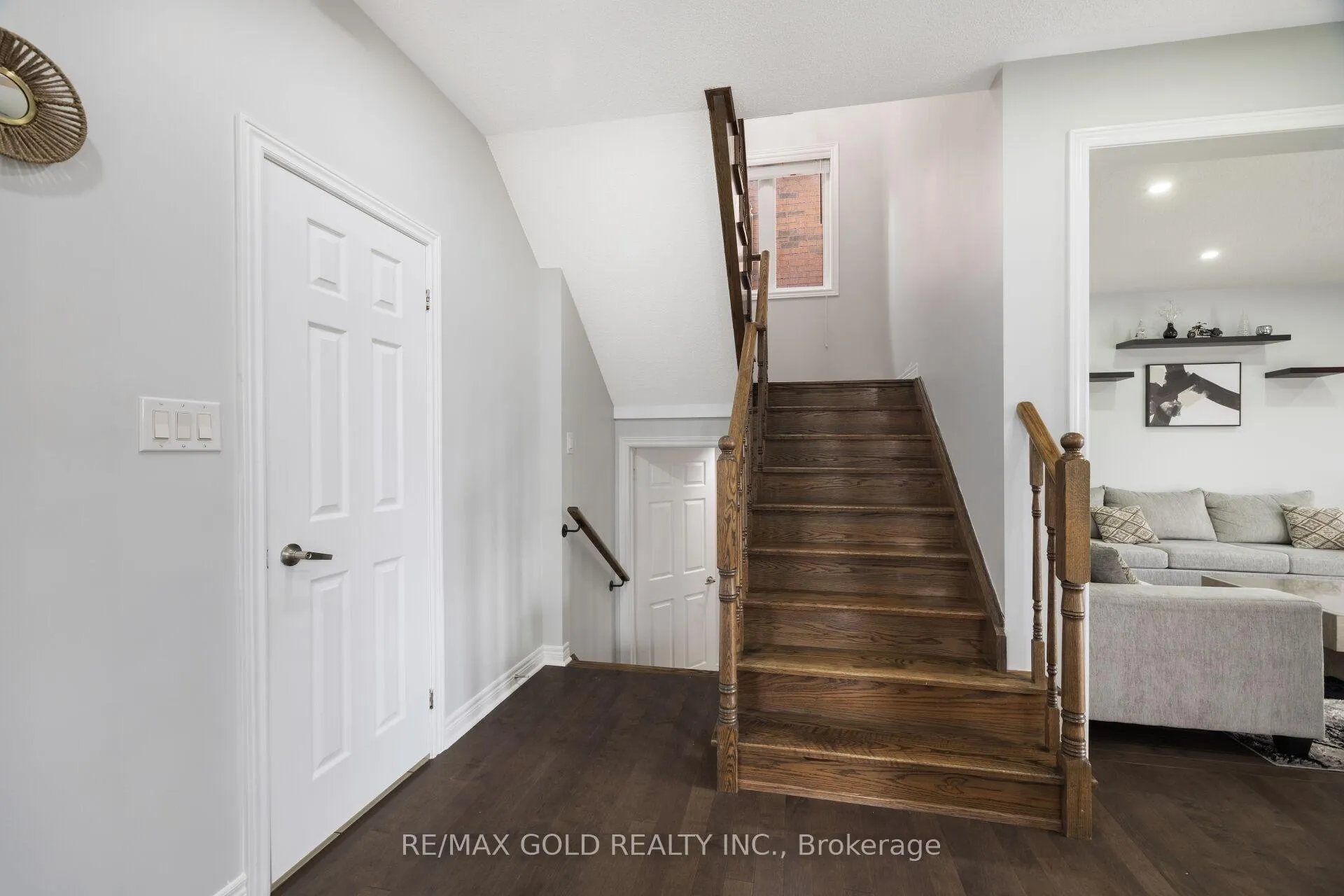 Photo 29 of 294 Elbern Markell Drive, Brampton, Credit Valley — HOMEH