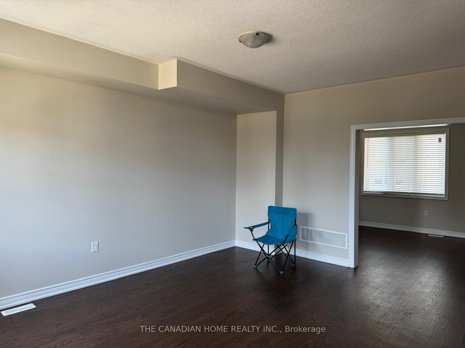Photo 16 of 54 Hashmi Place, Brampton, Credit Valley — HOMEH