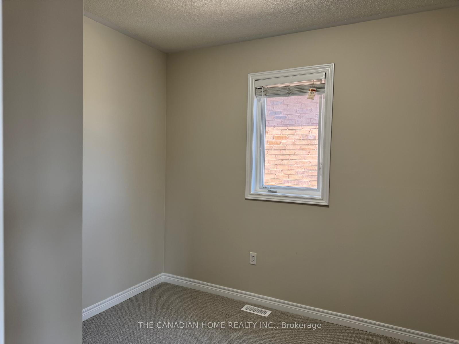 Photo 4 of 54 Hashmi Place, Brampton, Credit Valley — HOMEH
