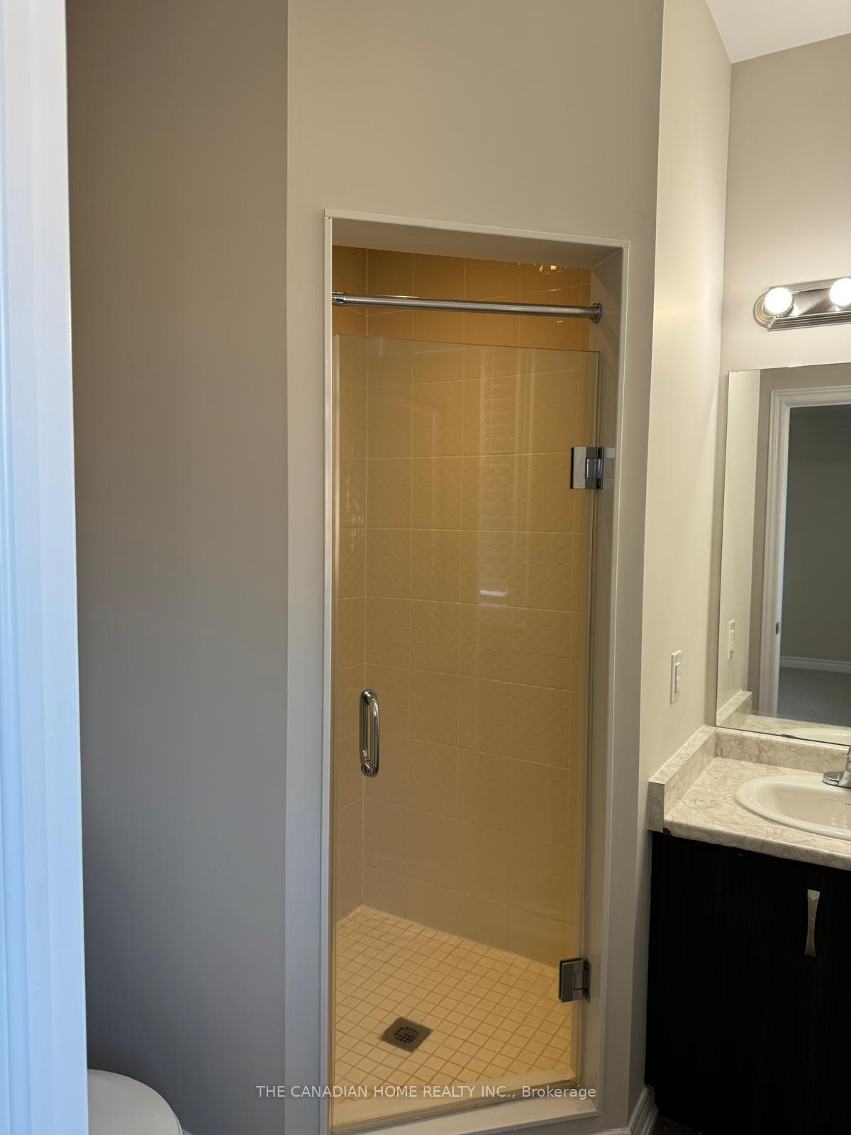 Photo 12 of 54 Hashmi Place, Brampton, Credit Valley — HOMEH