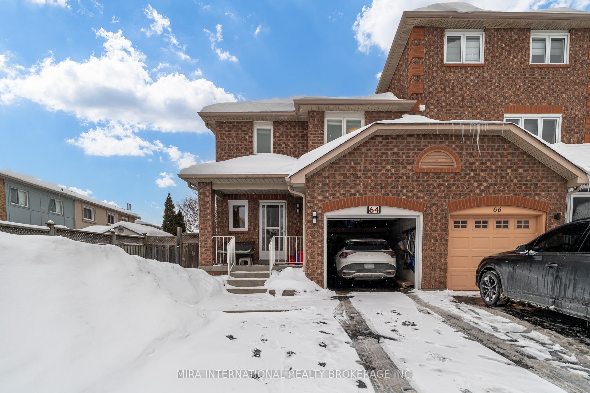 Photo 2 of 64 Roseheath Drive, Vaughan, Maple — HOMEH