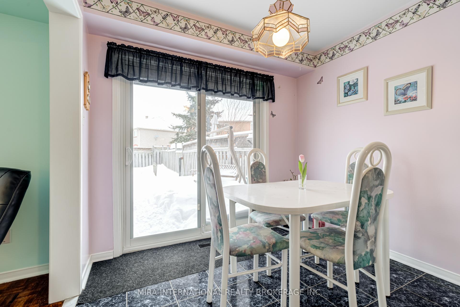 Photo 9 of 64 Roseheath Drive, Vaughan, Maple — HOMEH