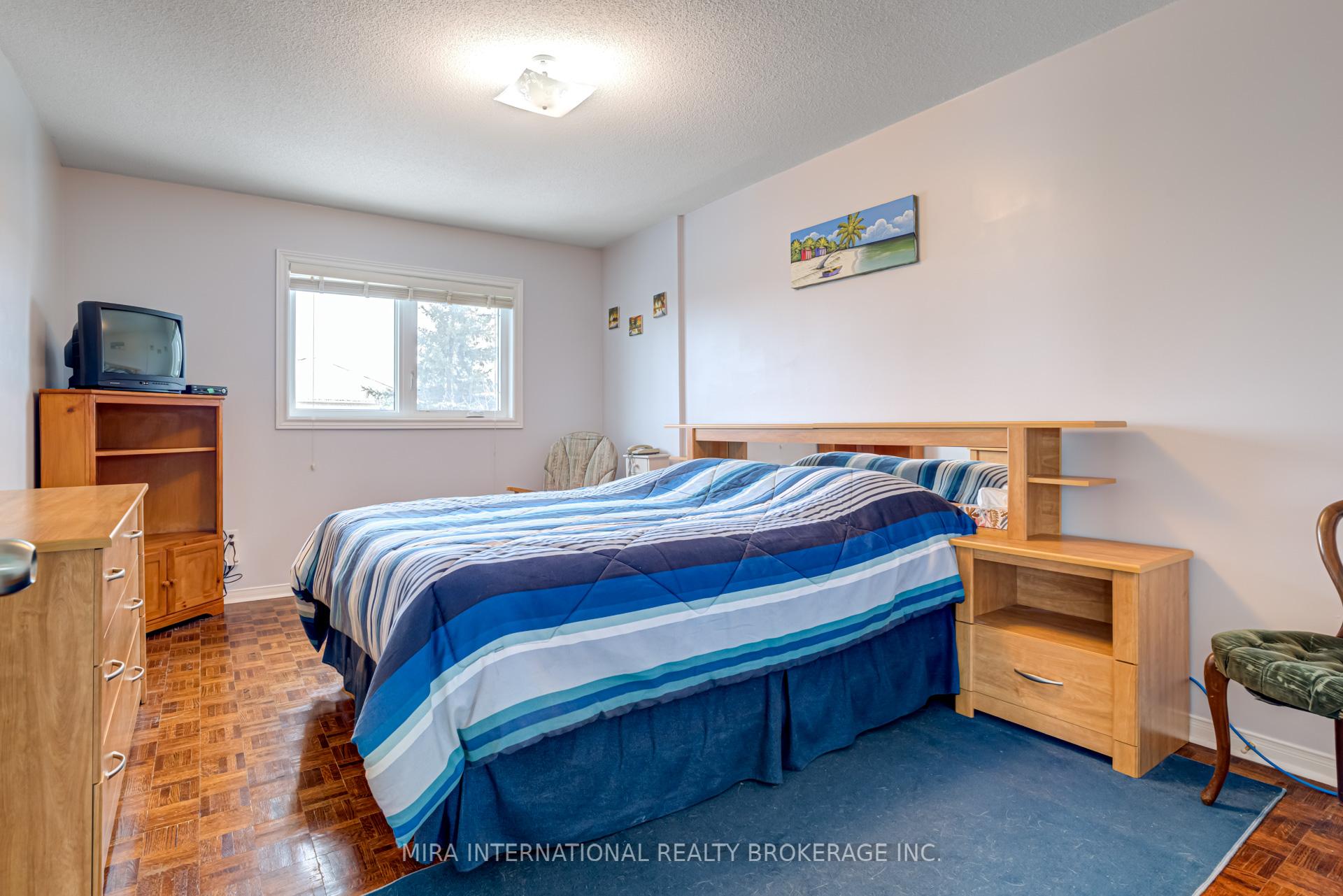 Photo 11 of 64 Roseheath Drive, Vaughan, Maple — HOMEH