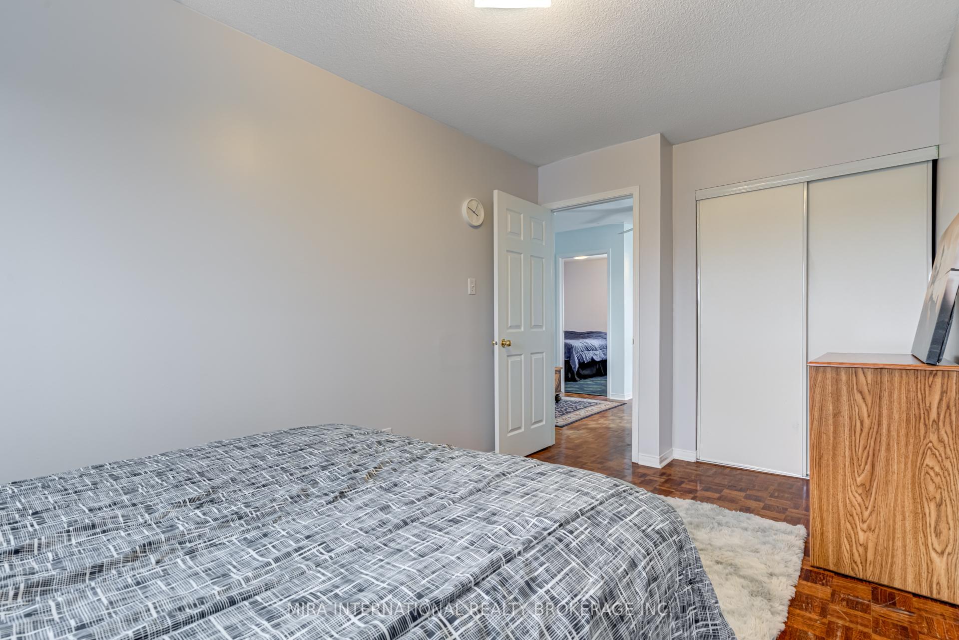 Photo 14 of 64 Roseheath Drive, Vaughan, Maple — HOMEH