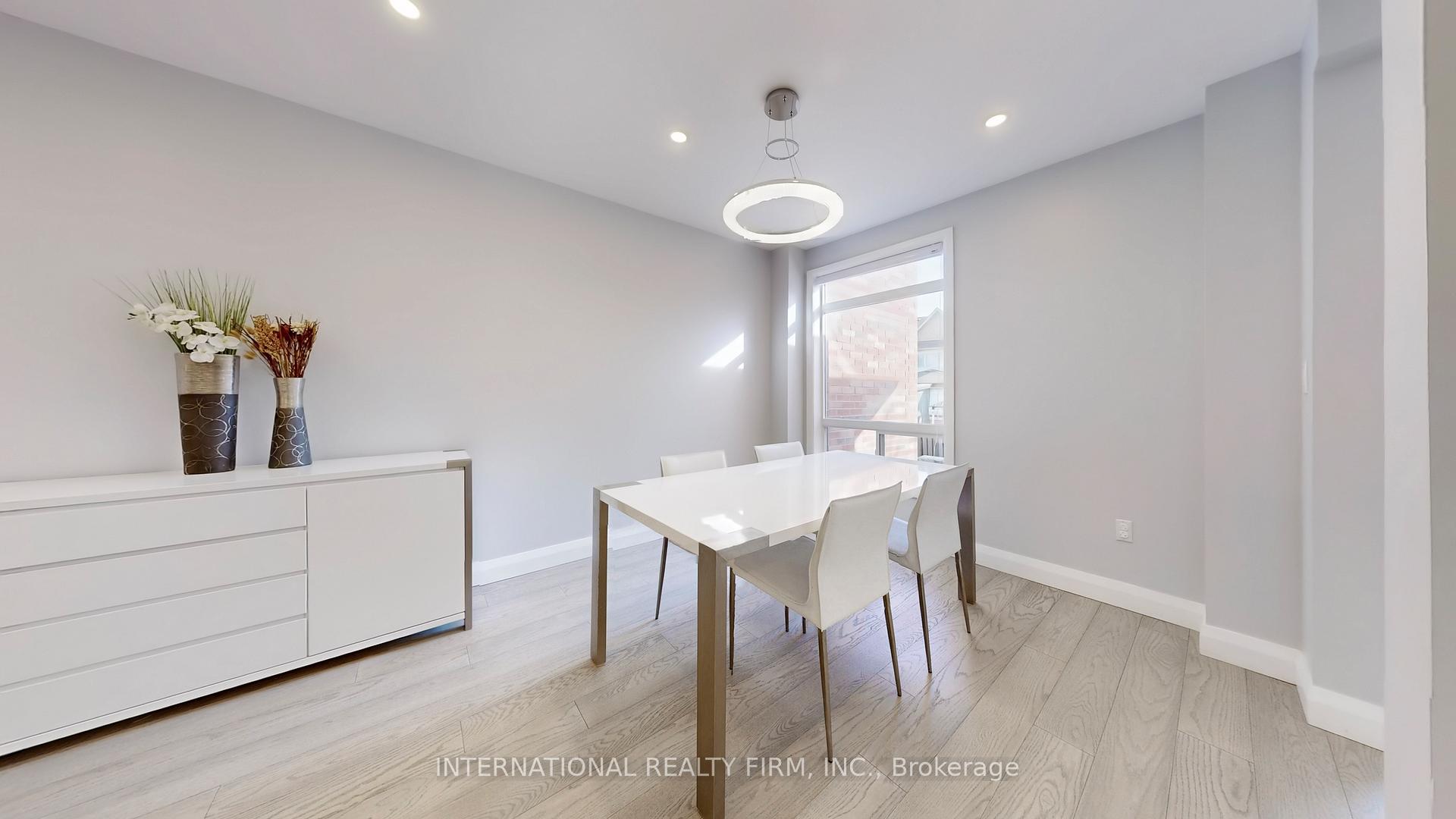 Photo 9 of 31 Haymer Drive, Vaughan, Maple — HOMEH
