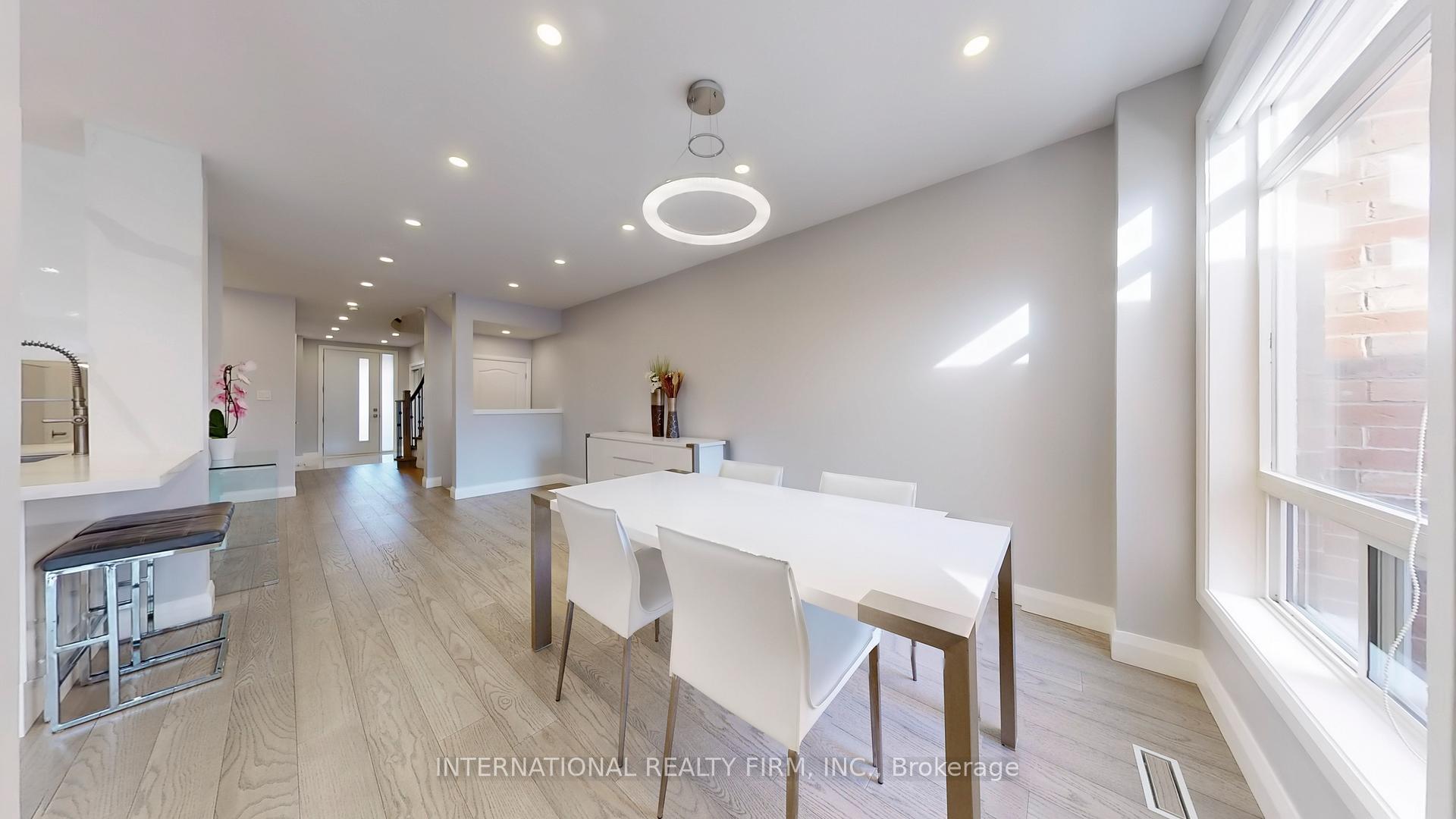 Photo 10 of 31 Haymer Drive, Vaughan, Maple — HOMEH