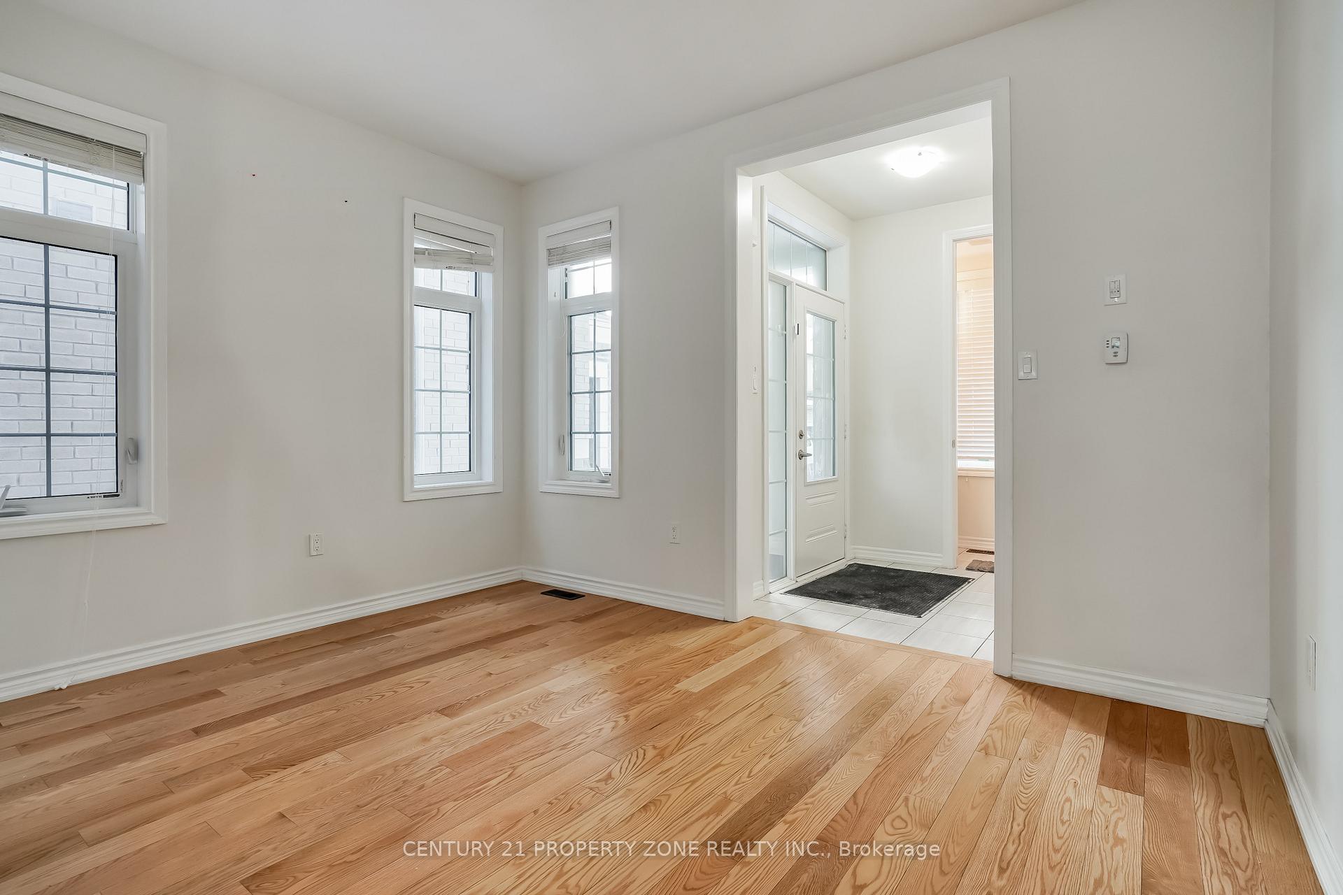 Photo 4 of Unit Upper, 38 Dolobram Trail, Brampton, Northwest Brampton — HOMEH