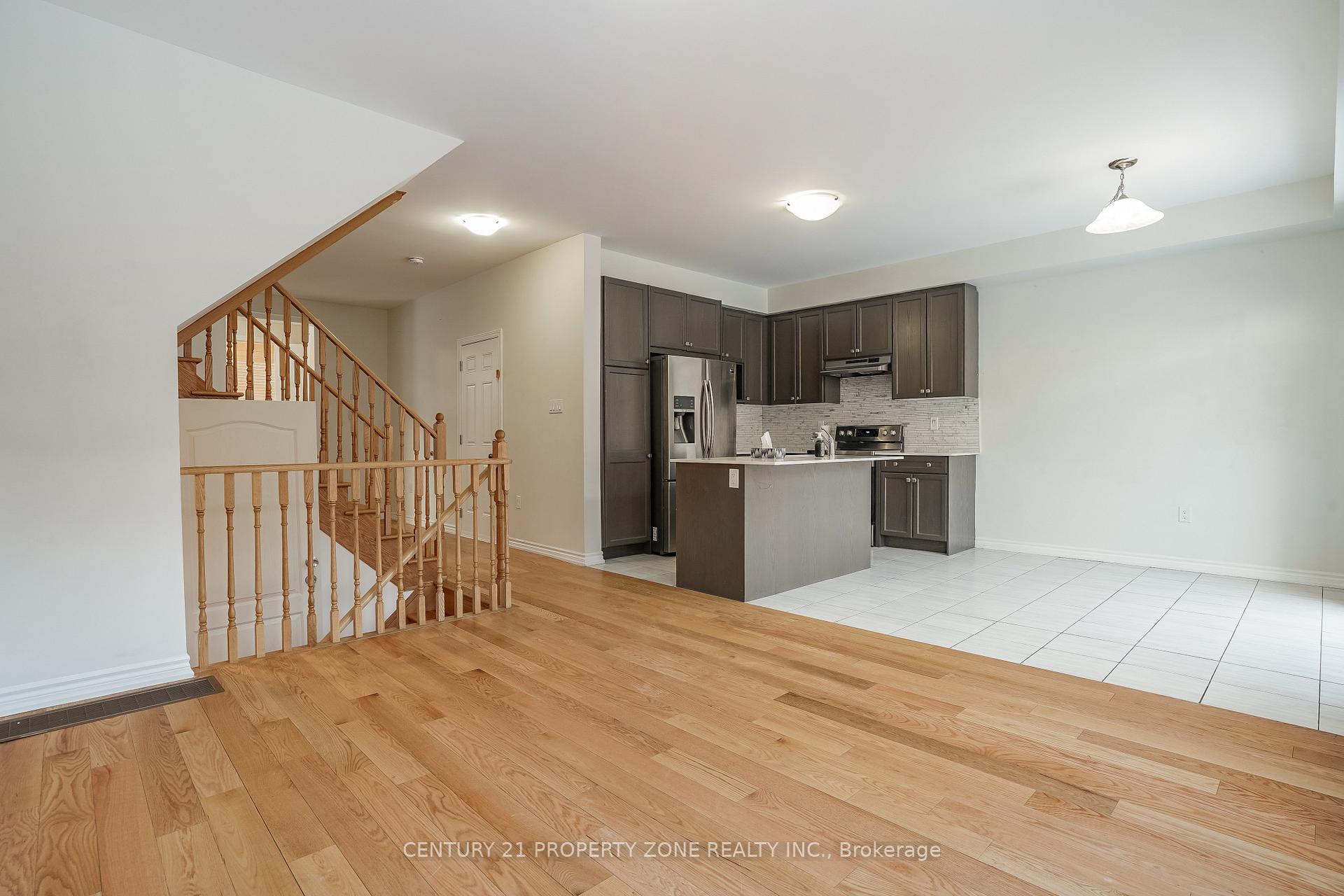 Photo 6 of Unit Upper, 38 Dolobram Trail, Brampton, Northwest Brampton — HOMEH
