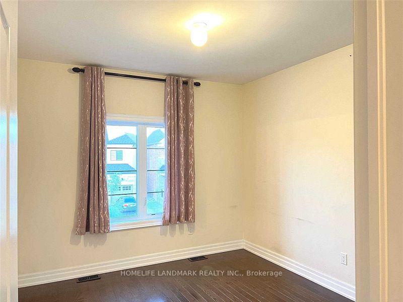 Photo 10 of 111 Hamster Crescent, Aurora, Rural Aurora — HOMEH